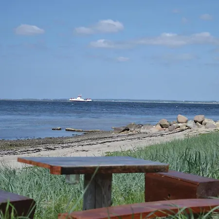 3 Bedroom Amazing In Farso * Hvalpsund