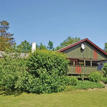 3 Bedroom Amazing In Farso Holiday home